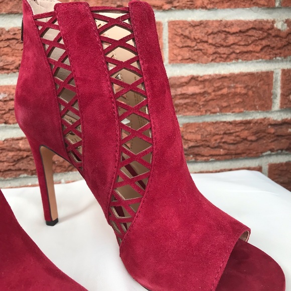 Red shoes - Picture 3 of 3